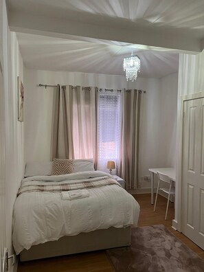 2 Schlafzimmer, Bügeleisen/Bügelbrett, Internetzugang, Bettwäsche