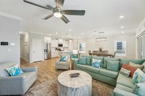 Smart TV, table tennis