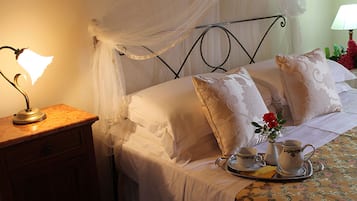 Comfort kamer, 1 twee- of 2 eenpersoonsbedden, uitzicht op heuvels | Gratis wifi