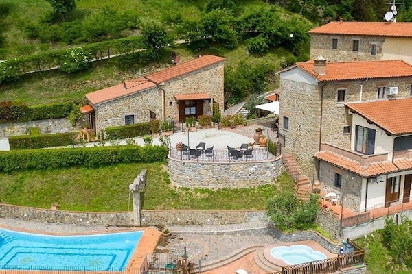 Facciata della struttura