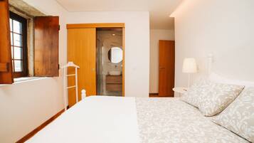 4 bedrooms, WiFi, bed sheets