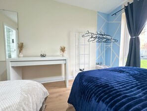 2 chambres, fer et planche à repasser, Wi-Fi gratuit, draps fournis