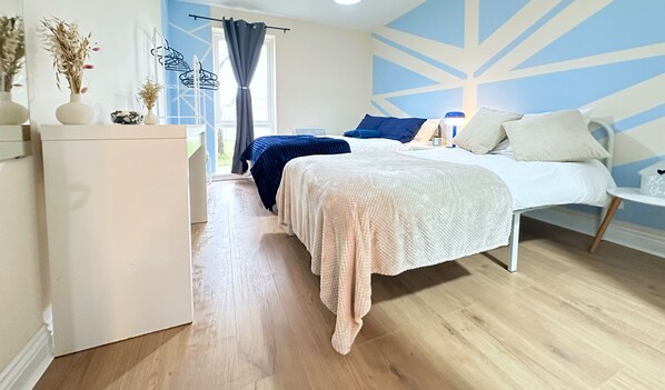 2 chambres, fer et planche à repasser, Wi-Fi gratuit, draps fournis