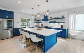 Fridge, microwave, oven, stovetop - Huge House - Private Pool - Bikes - Pet Friendly (Santa Rosa Beach)