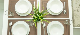 Charming 2-bedrm AC apartment overlooking the horizon 15 min from the beach.