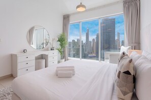 4 bedrooms, iron/ironing board, free WiFi, bed sheets - Paloma - Three Bed with Mesmerizing Marina View (Dubai Marina)