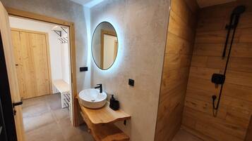 Apartment | Bathroom