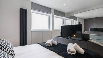 1 bedroom, iron/ironing board, free WiFi, bed sheets