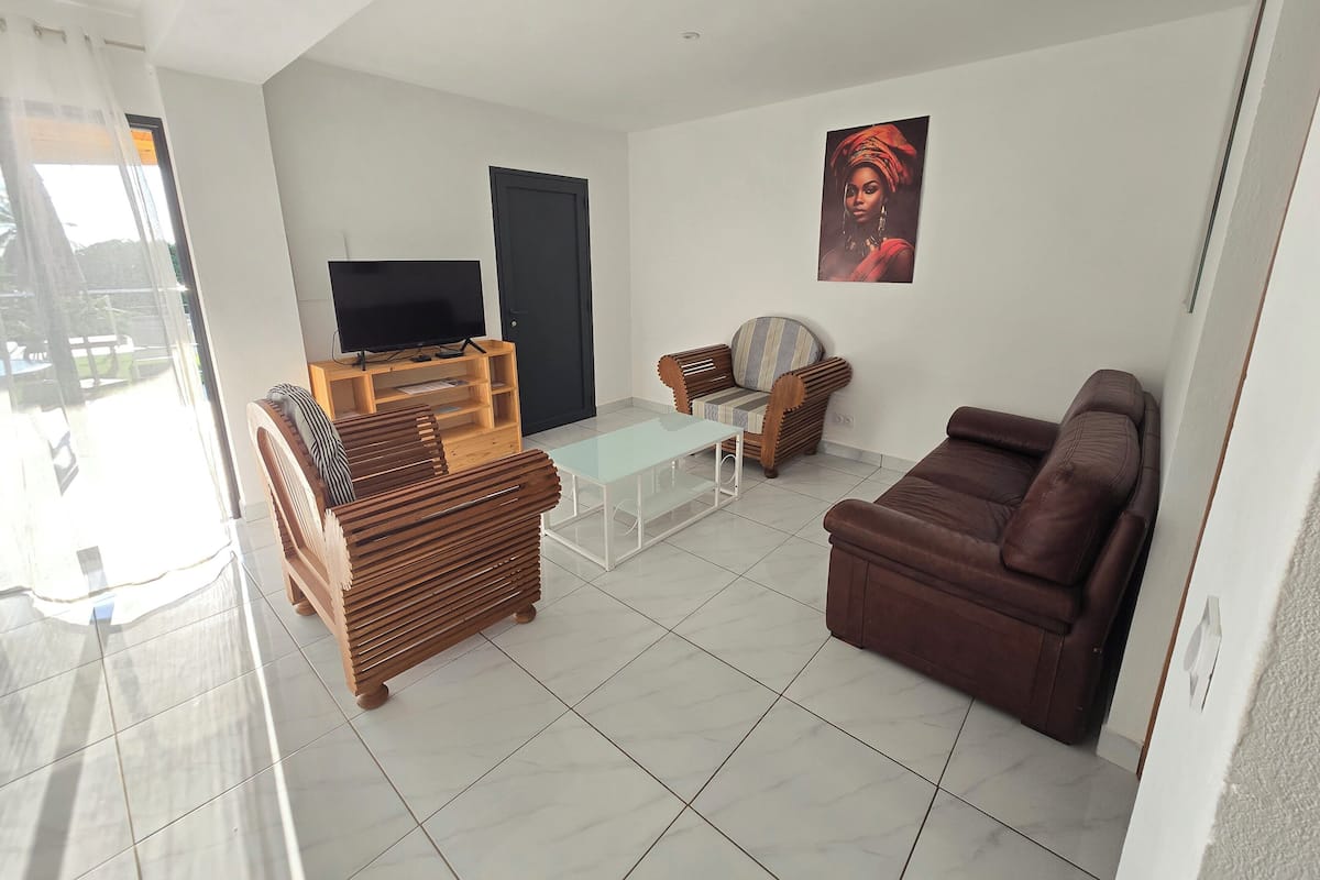 Comfort Apartment, Sea View | Living area