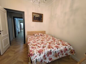 2 bedrooms, in-room safe, blackout drapes, iron/ironing board - 2BR house near Hilton bosphorus otel #2 (Istanbul)