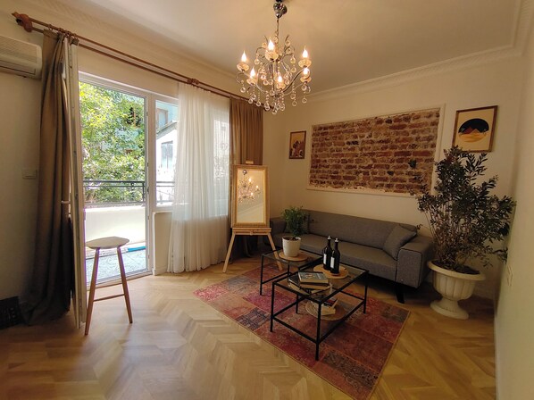 Family Apartment, 2 Bedrooms, Balcony, City View | Living area - 2BR house near Hilton bosphorus otel #2 (Istanbul)