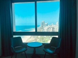 Business Studio | Blackout drapes, iron/ironing board, free WiFi, bed sheets