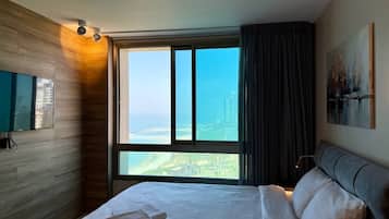 1 bedroom, blackout curtains, iron/ironing board, free WiFi