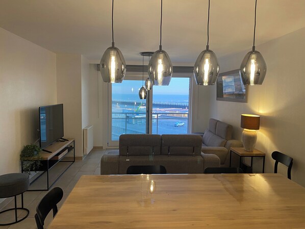 Apartment | Dining