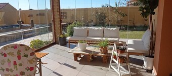 Large villa in quiet area, very spacious and sunny (pet friendly).