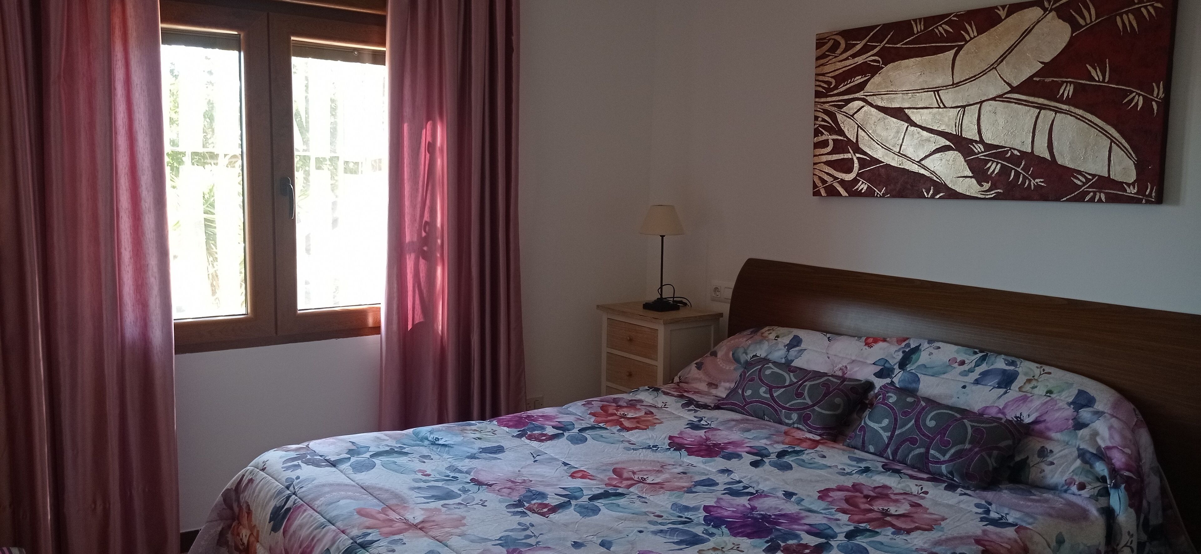 5 slaapkamers, een strijkplank/strijkijzer, wifi, beddengoed