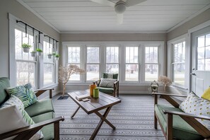 TV - (2026 OPEN!) Three Oaks Home Close To Everything! Two Night Summer Min! (Three Oaks)