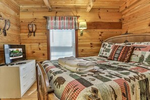 Unclassified image, 4 of 24, button - Tucked Away - Gorgeous Mountain Cabin in the Tree (Ellijay)