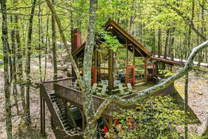 Unclassified image, 3 of 24, button - Tucked Away - Gorgeous Mountain Cabin in the Tree (Ellijay)