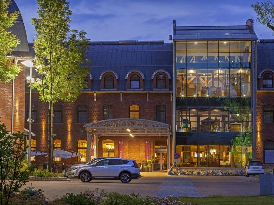 Behandlingsrom for par, badstue, boblebad, dampbad og kroppsbehandlinger