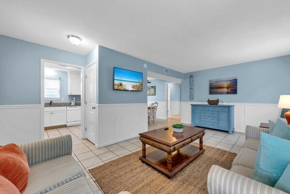 TV - 🌊Walk to Beach-Dog Friendly-Great Location-Sand Dollar A🌊 (Panama City Beach)