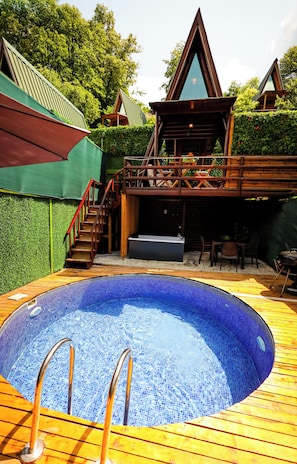 Superior Bungalow Private Hot Tub and Jacuzzi | Terrace/patio
