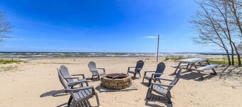 State Ave|Beach|King Beds|Central AC