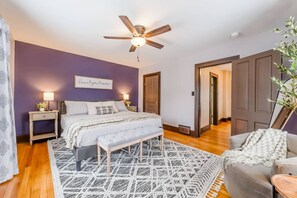 3 bedrooms, desk, iron/ironing board, travel cot