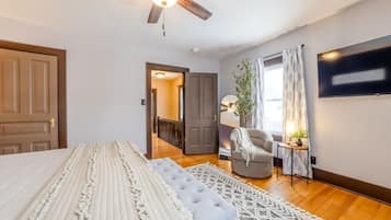 3 bedrooms, iron/ironing board, WiFi, bed sheets