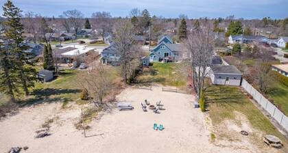 State Ave|Beach|King Beds|Central AC