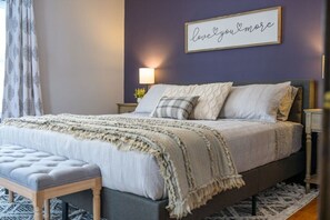 3 bedrooms, iron/ironing board, WiFi, bed sheets