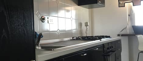 Four, plaque de cuisson, lave-vaisselle