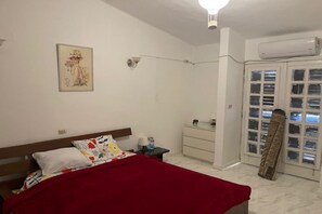 1 chambre, fer et planche à repasser, Wi-Fi, draps fournis