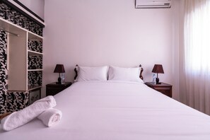 2 bedrooms, in-room safe, iron/ironing board, travel cot