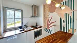 茶具/咖啡用具、冰箱、微波炉、烤箱
