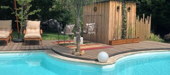 2 rooms on garden level with direct access to garden, swimming pool and barbecue