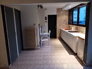 Private kitchen - Le Princier in Colomiers : Your haven of peace (Colomiers)