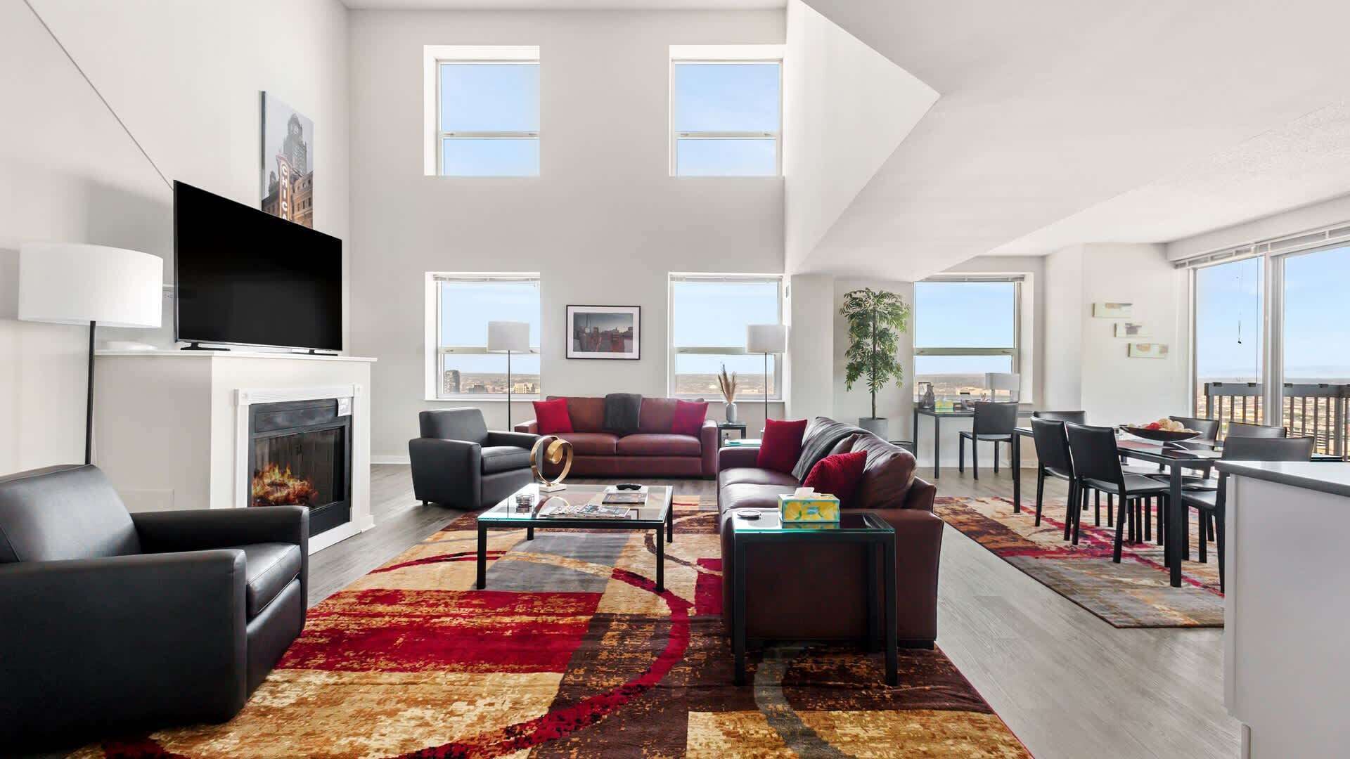 TV, peis og kontorer