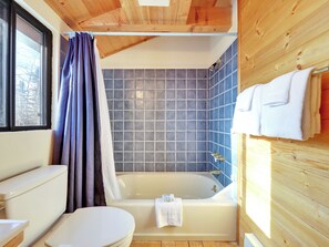 Séchoir à cheveux, serviettes fournies