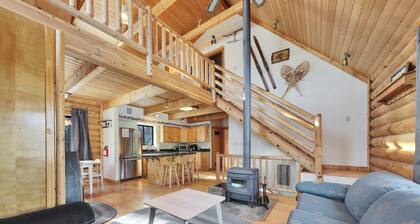 Timber Lodge Cabin – Secluded Sauna Retreat 3 Mins to the Slopes