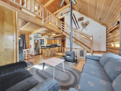 Timber Lodge Cabin – Secluded Sauna Retreat 3 Mins to the Slopes