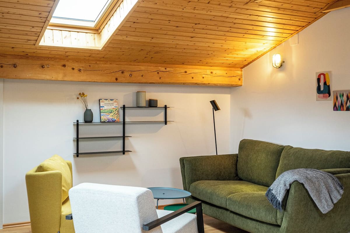 Apartment, Balkon, Bergblick | Wohnbereich