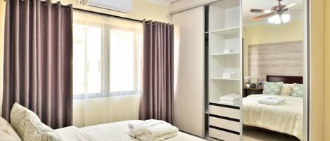 1 bedroom, in-room safe, desk, iron/ironing board