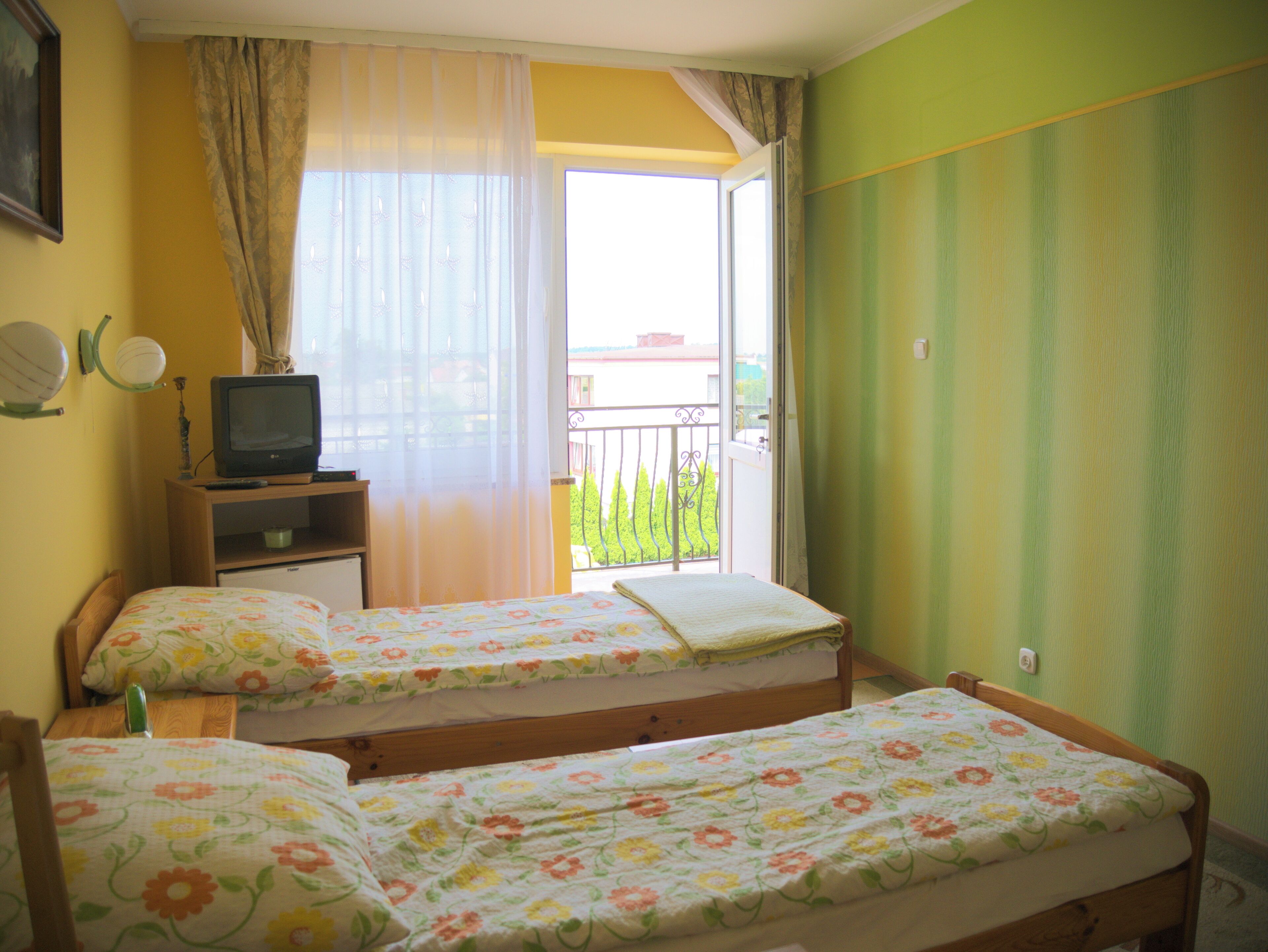 ベーシック ダブルルーム | WiFi (無料)