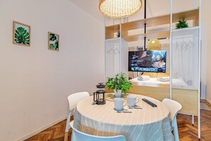 Internet, bed sheets - Peaceful Renovated Studio in Recoleta (Ciudad Autónoma de Buenos Aires)