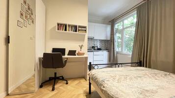 2 bedrooms, in-room safe, iron/ironing board, free WiFi