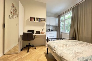 2 bedrooms, in-room safe, iron/ironing board, free WiFi - 2BR and 2bath balcony apt in heart of isatanbul #3 (Istanbul)