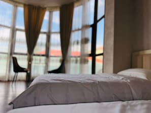 Quarto casal luxo | Escrivaninha, espaço de trabalho para notebook, quartos à prova de som