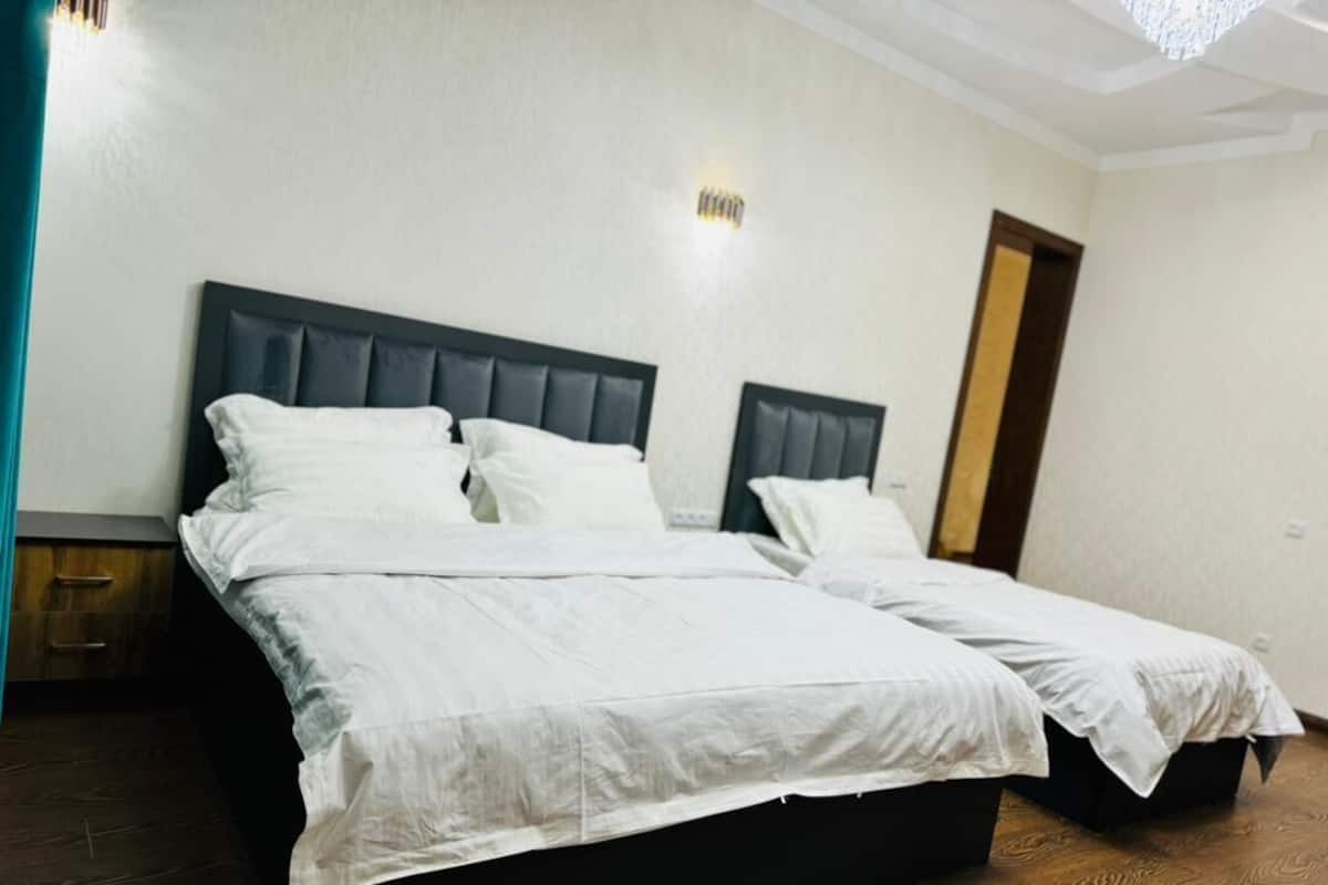 Desk, laptop workspace, soundproofing, free WiFi