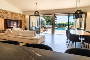 Dining - Villa Luxe all comfort Lecci ( Porto Vecchio) 5 rooms, Swimming pool, 10 persons (Lecci)